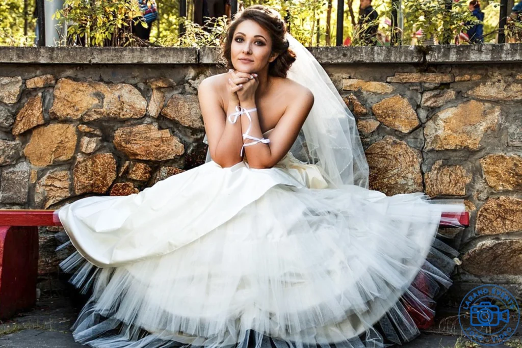 Mireasa așteptând emoționată – fotograf nuntă București surprinde momente autentice