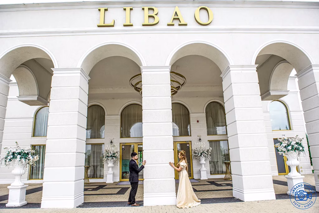 Sedinta foto miri la intrarea Libao Luxury Events - fotograf nunta Bucuresti