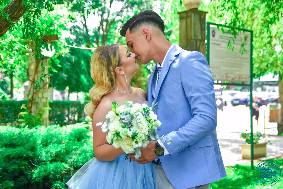 Ședință foto video nunta cu mirii în Parcul Primăriei Voluntari – fotograf nunta bucuresti prin Larand Events.