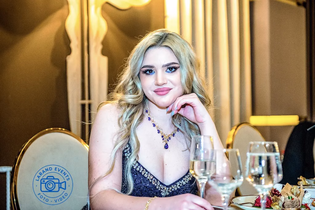 Portret invitată la nuntă realizat de Larand Events – fotograf disponibil în Sinaia, Bușteni și Brașov.